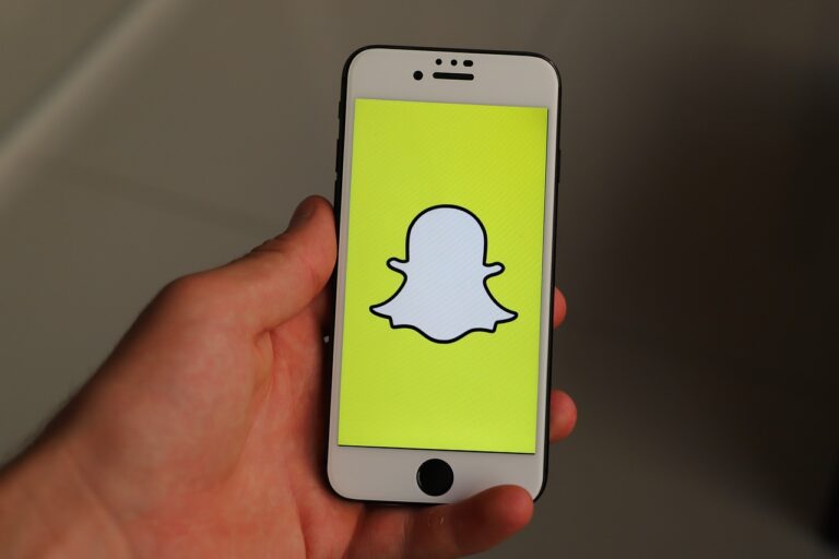ตรวจสอบ Snapchat บน iPhone